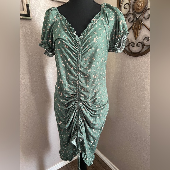 Liberty Love Dresses & Skirts - Midi dress